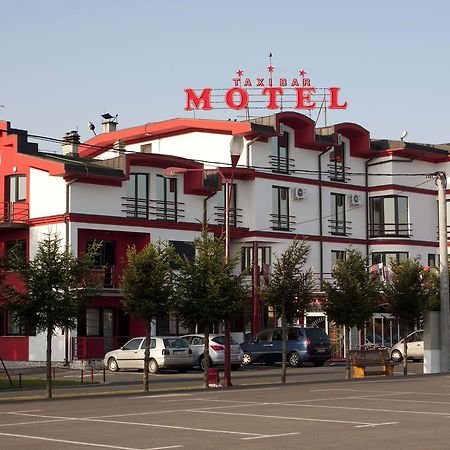 Taxi Bar Motel 보산스카 그라디슈카 외부 사진